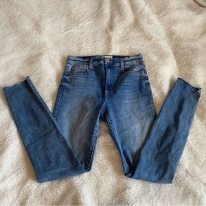 Garage size 3 skinny jeans